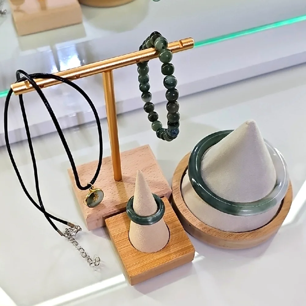 Jade Jewelry Set - Picture 1 of 7